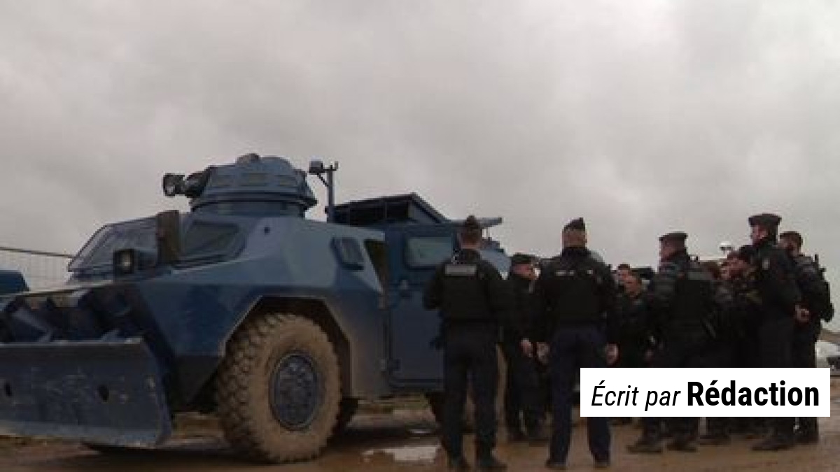 Des gendarmes à Sainte-Soline ont eu des comportements jugés non réglementaires par le ministre Des gendarmes à Sainte-Soline ont eu des comportements jugés non réglementaires par le ministre | Urgent Story