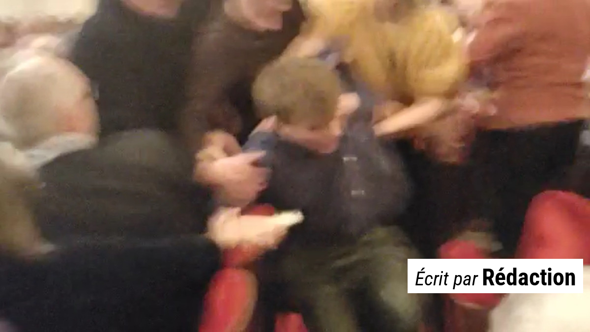 Des militants interrompent le concert du chef d’orchestre israélien Lahav Shani à Paris Des militants interrompent le concert du chef d’orchestre israélien Lahav Shani à Paris | Urgent Story