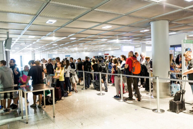 French border IT systems fail, causing Christmas travel disruptions for Dover ferry passengers French border IT systems fail, causing Christmas travel disruptions for Dover ferry passengers | Urgent Story
