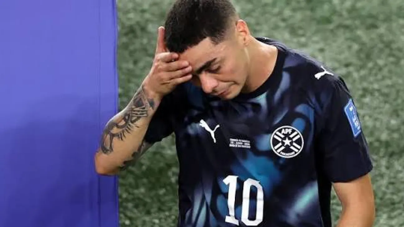 Football : Almiron becomes the first player sent off for covering his mouth according to the BBC Football : Almiron becomes the first player sent off for covering his mouth according to the BBC | Urgent Story