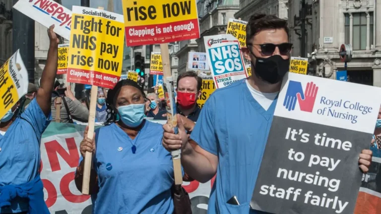 NHS staff fight rise in food supplement disinformation from social media NHS staff fight rise in food supplement disinformation from social media | Urgent Story