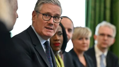 Photo of Starmer’s successes and setbacks regarding the NHS and new homes illustrated through a series of charts